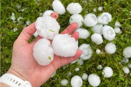 Oluja s gradom pogodila Sloveniju, stigla i u Hrvatsku (FOTO)