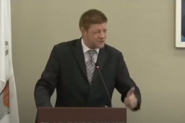 Vijećnik tražio otvaranje javne kuće, psovao i lupao na sjednici ...