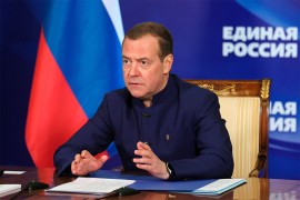 Medvedev pozvao Ruse da se okupe oko Putina