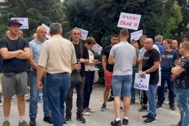 Protesti radnika "Zraka": Stečaj nije prihvatljiv