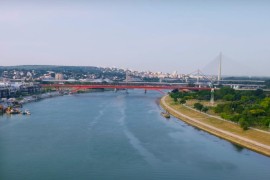 Brod na Savi udario u marinu, oštećen prilaz i dva čamca