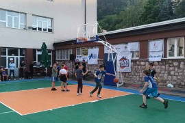 Pomoć desetočlanoj porodici za adaptaciju kuće