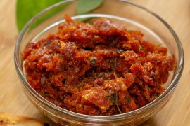 Pesto od suvog paradajza
