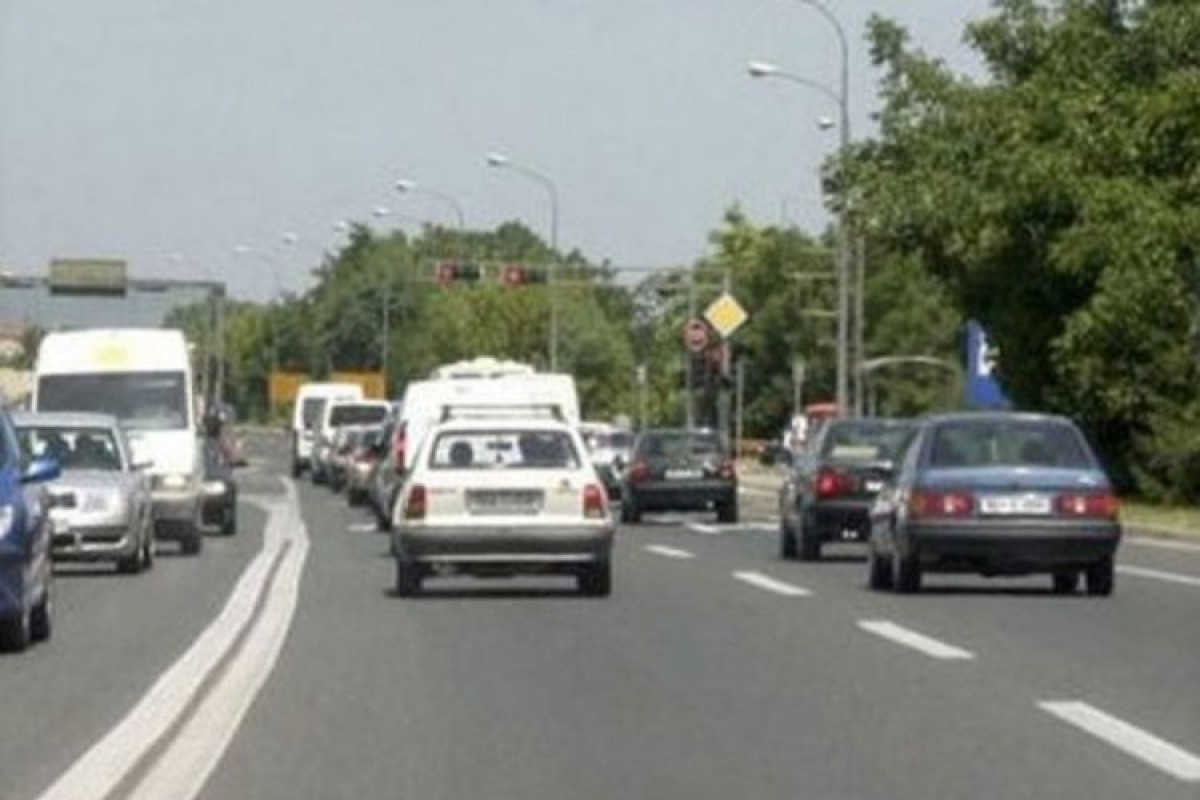 Mjestično vlažni kolovozi, povećana opasnost od klizišta