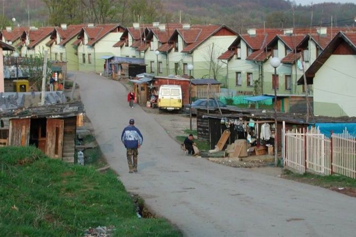 Detalji pucnjave u Brčkom: Pucao ženi u glavu, bore joj se za život