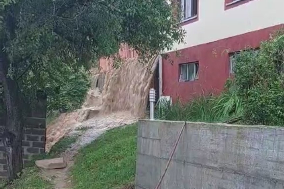 Pogledajte kakvu je štetu napravila vodena bujica u Banjaluci (FOTO/VIDEO)
