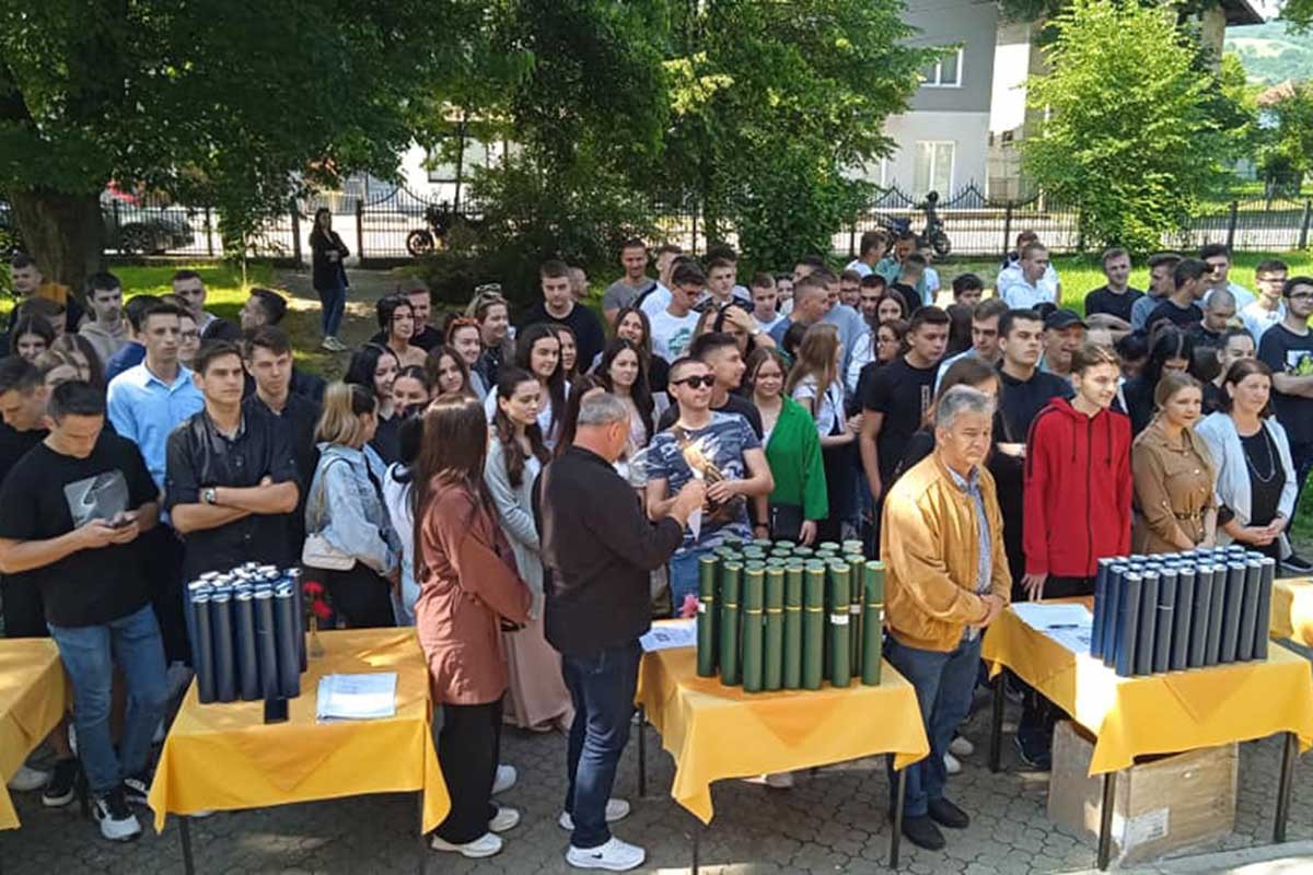 Bravarima firme odmah nude radničke knjižice
