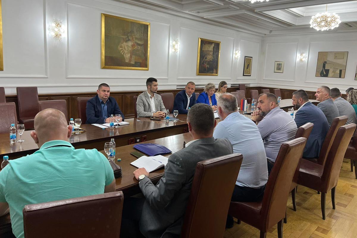 Političke čarke potapaju Akvanu?