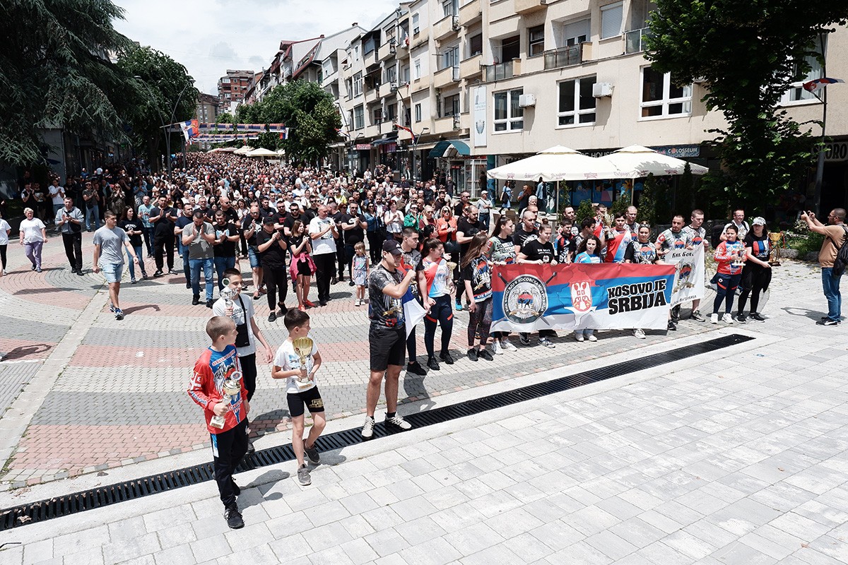 Hiljade građana na protestu u Kosovskoj Mitrovici