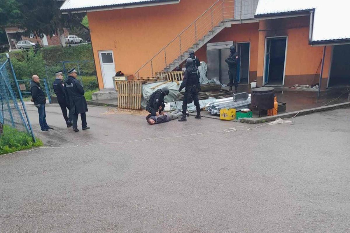 Odbijen pritvor za četiri osobe osumnjičene za talačku krizu u Rudom