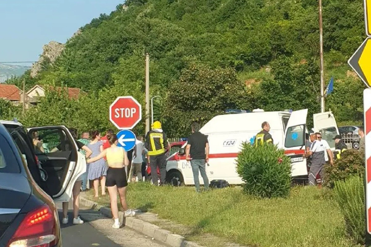Sudar automobila kod Mostara, poginula jedna osoba