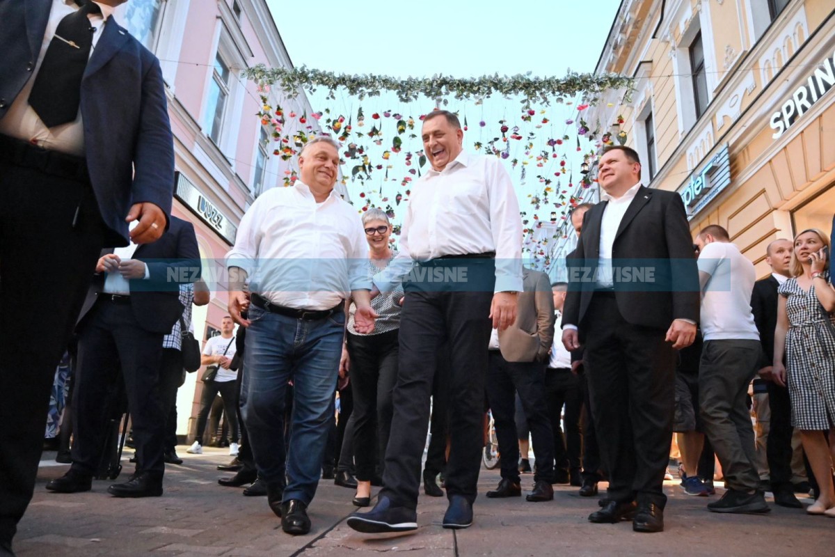 Delegacija iz Mađarske prošetala Banjalukom (FOTO)