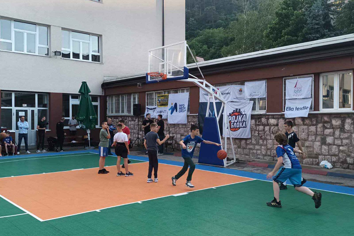 Pomoć desetočlanoj porodici za adaptaciju kuće