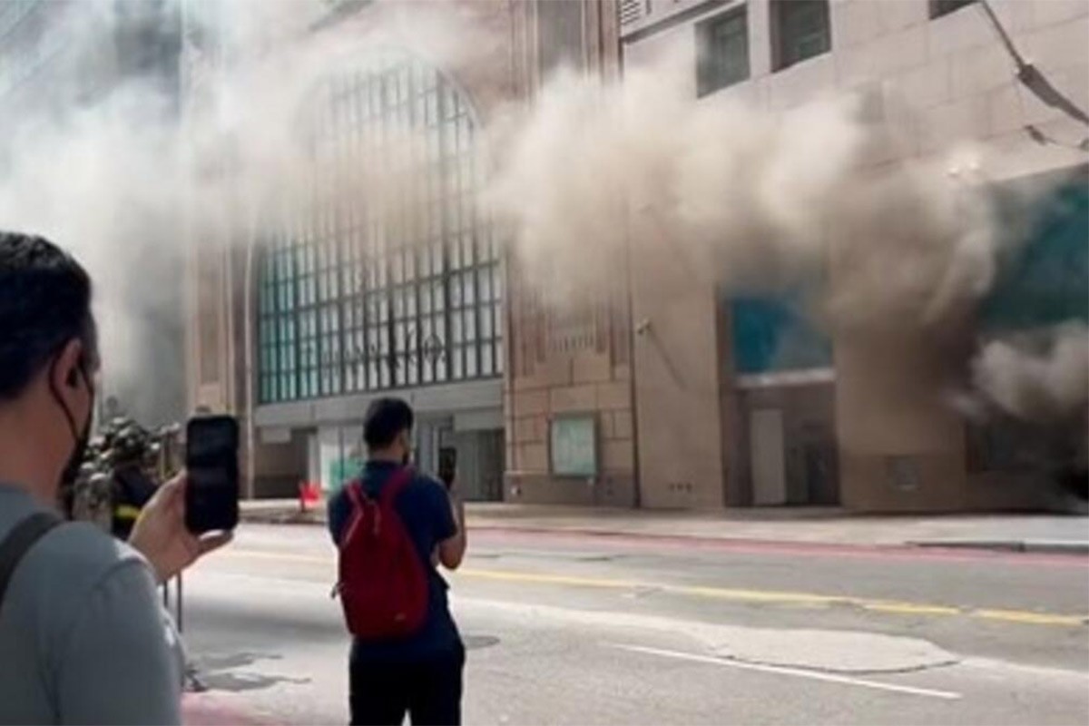 Gori čuvena zgrada u Njujorku (VIDEO)