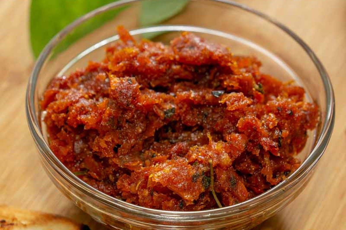 Pesto od suvog paradajza
