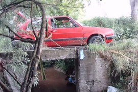Vozačica golfa bacila 20 vreća otpada u rijeku, oglasila se ...