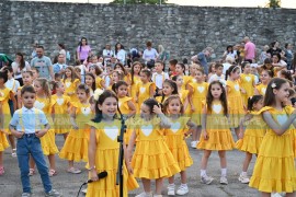 Tradicionalni koncert Dječijeg hora "Vrapčići" održan u Banjaluci ...
