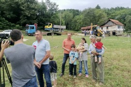 Vrhovac sa desetočlanom porodicom dočekao majstore, Stankovići još ...