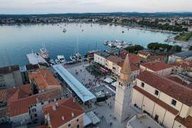 Turista prijavio krađu torbe, a ona mu ostala u vozilu koje je ukrao