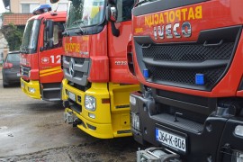 Veliki požar u bijeljinskoj firmi, vatrogasci na terenu