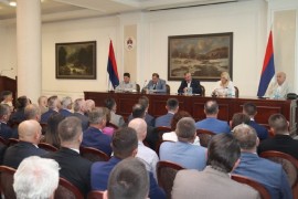 Direktori, rukovodioci i zvaničnici Srpske na sastanku kod premijera