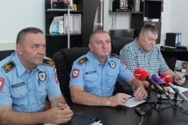 Policija traga za učesnicima u paljevinama automobila