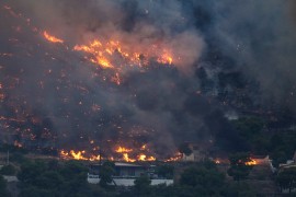 Vatrogasci u Atini izgubili kontrolu nad požarom