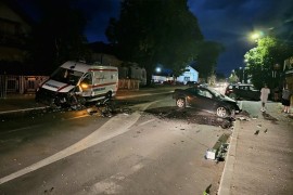 Težak sudar u Bijeljini, učestvovalo i vozilo Hitne pomoći