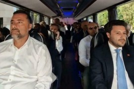 Mudar ili bezbjednosno rizičan potez: Svi članovi crnogorske vlade ...