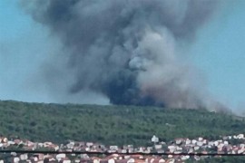 Izbio požar na Čiovu, gase ga sve raspoložive snage (VIDEO)