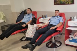 Policajci u Zvorniku darovali krv