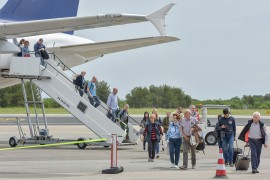 Ošamario putnika tokom leta i sjeo mu u krilo