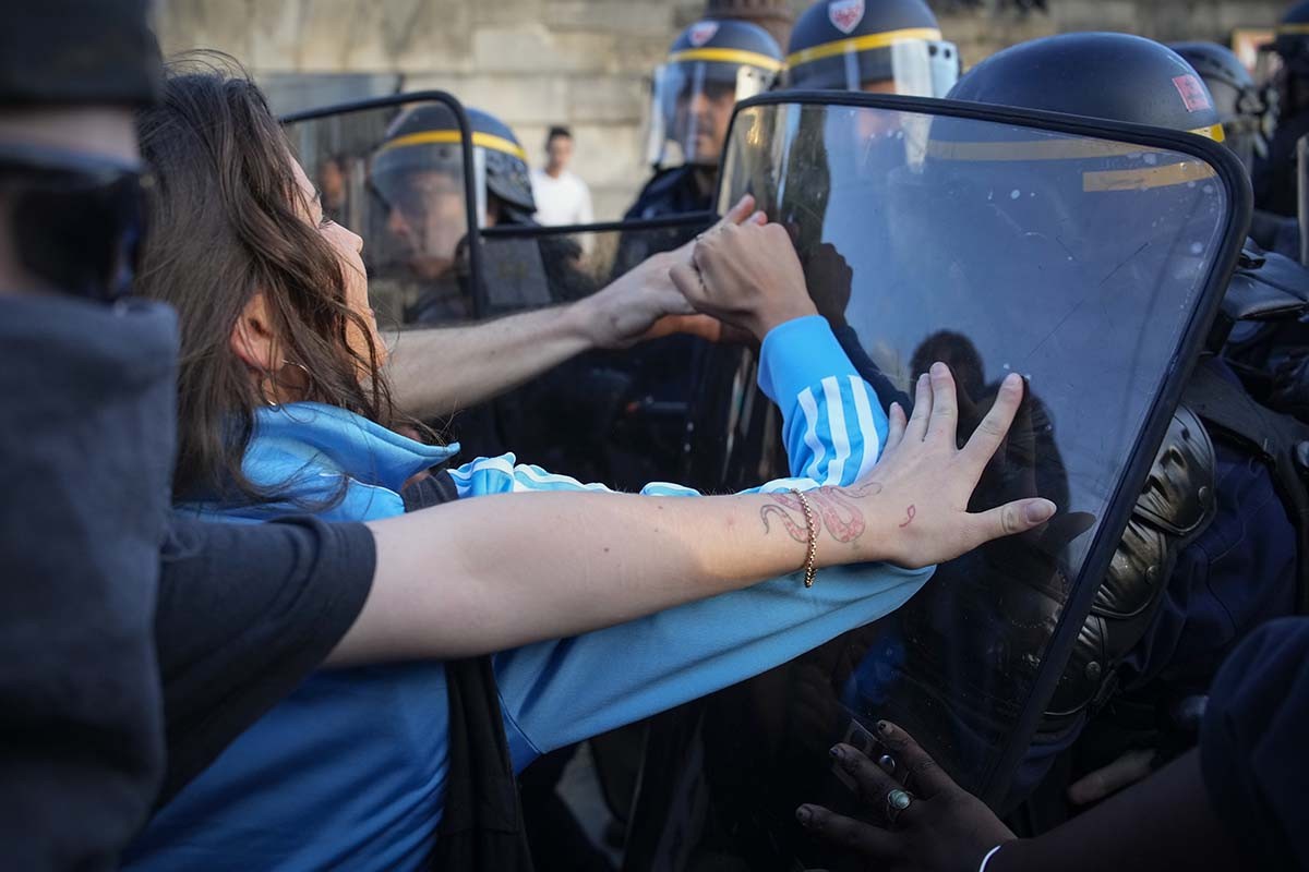 Nemiri u Francuskoj se nastavljaju, uhapšena 471 osoba (VIDEO)