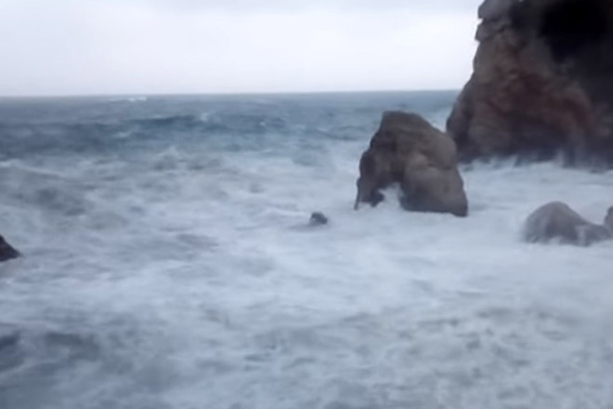 Neum na udaru jakog nevremena