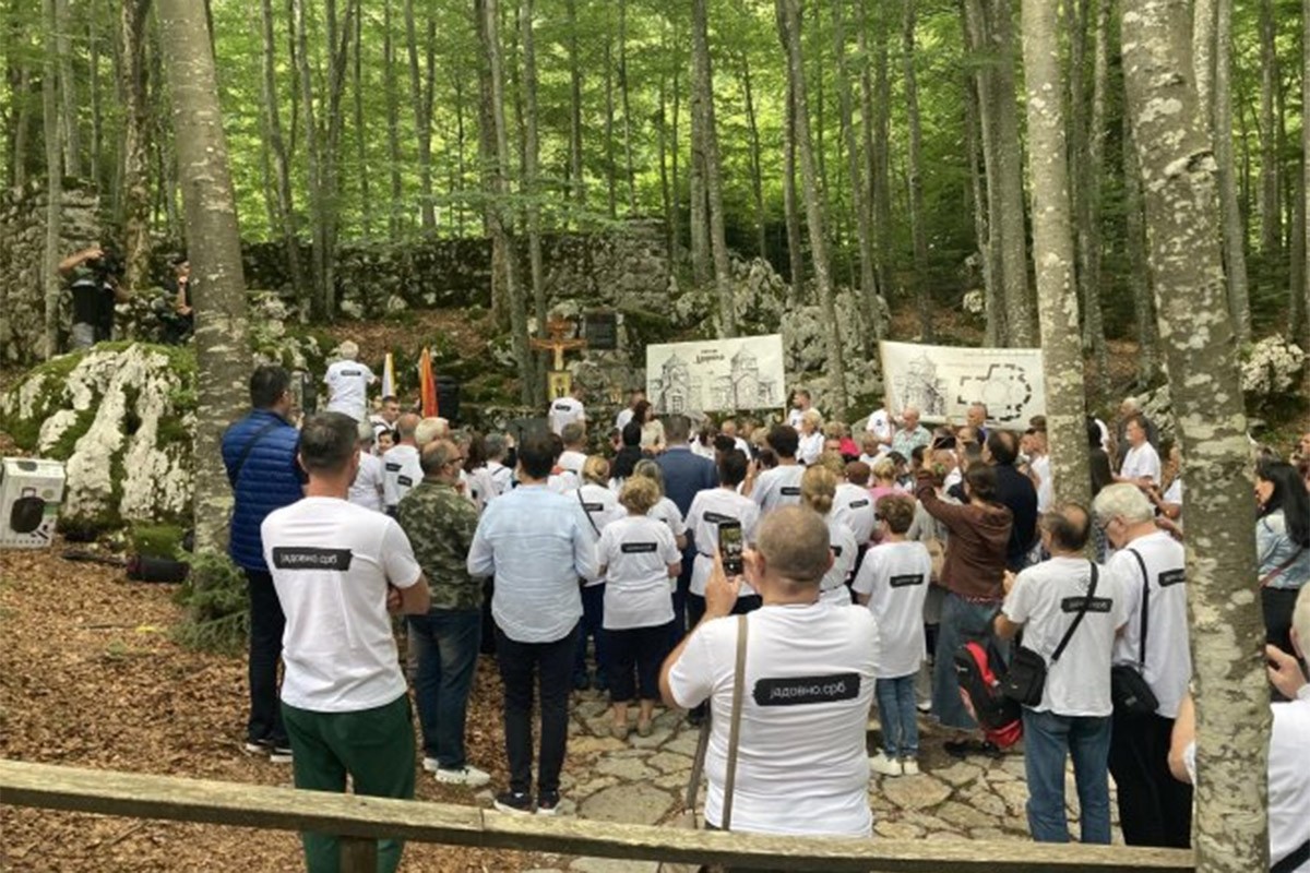 Na Velebitu služen parastos za jadovničke žrtve