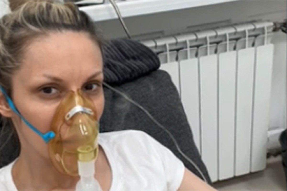 Rada Manojlović završila na kiseoniku