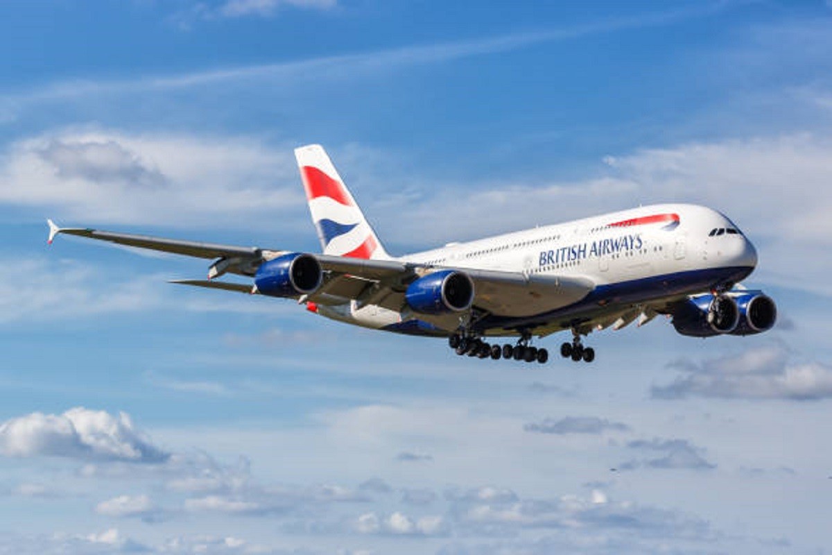Putnici izbodeni u avionu