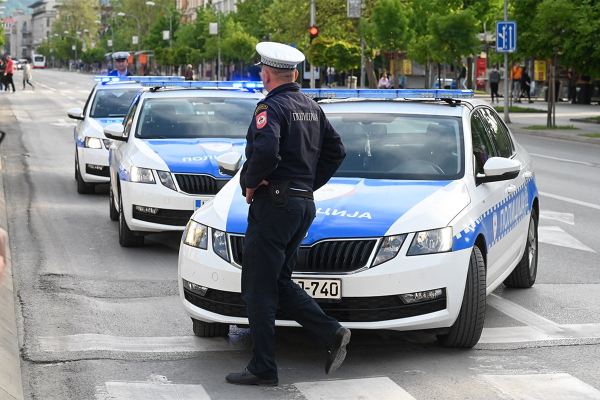 Strani vozači vole da stisnu gas, kažnjeno ih 678