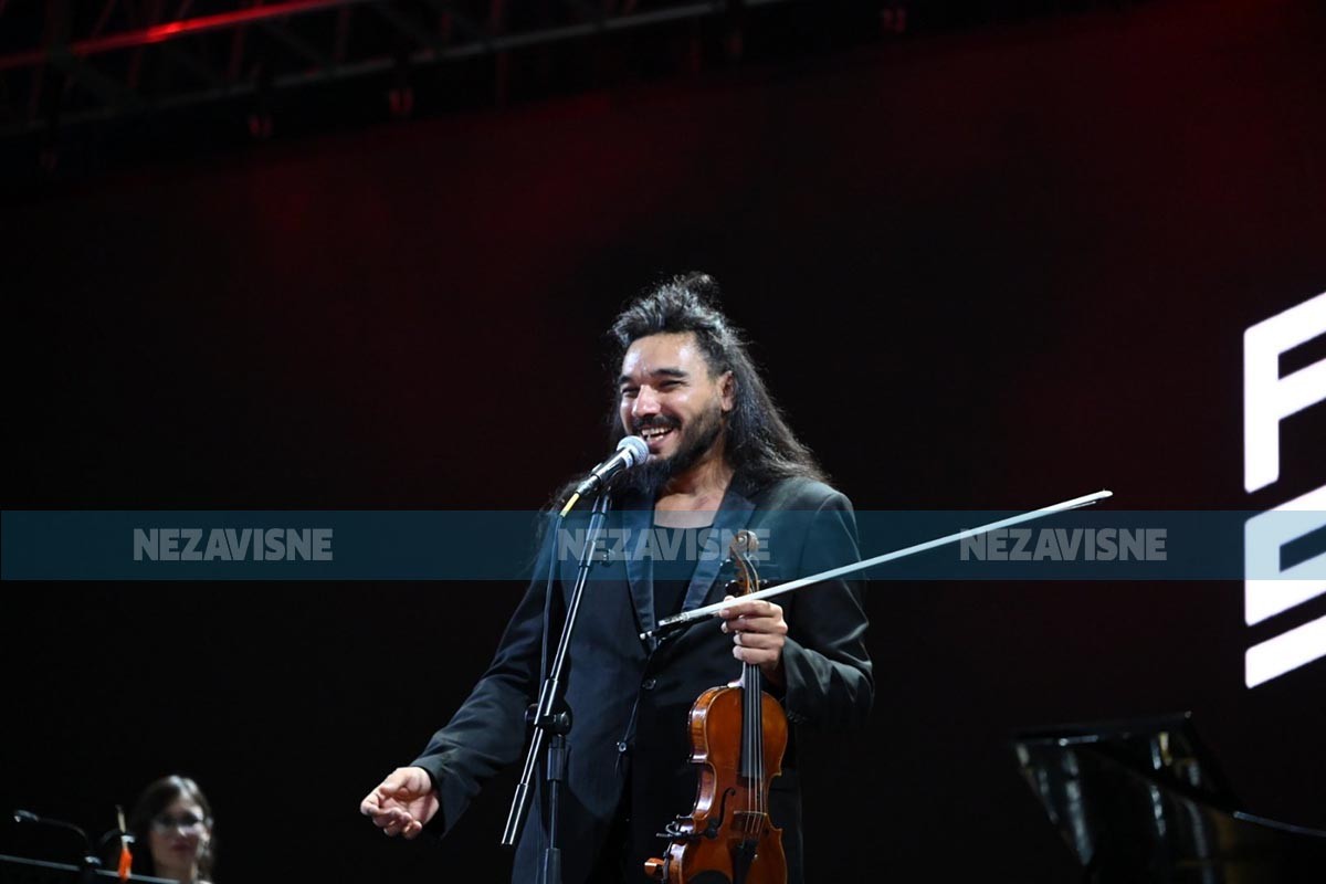 Virtuoz na violini Nemanja Radulović izazvao buru emocija na Kastelu (FOTO/VIDEO)