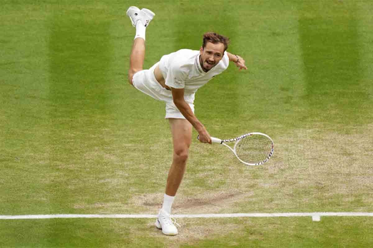 Medvedev poslije pet setova izborio polufinale Vimbldona