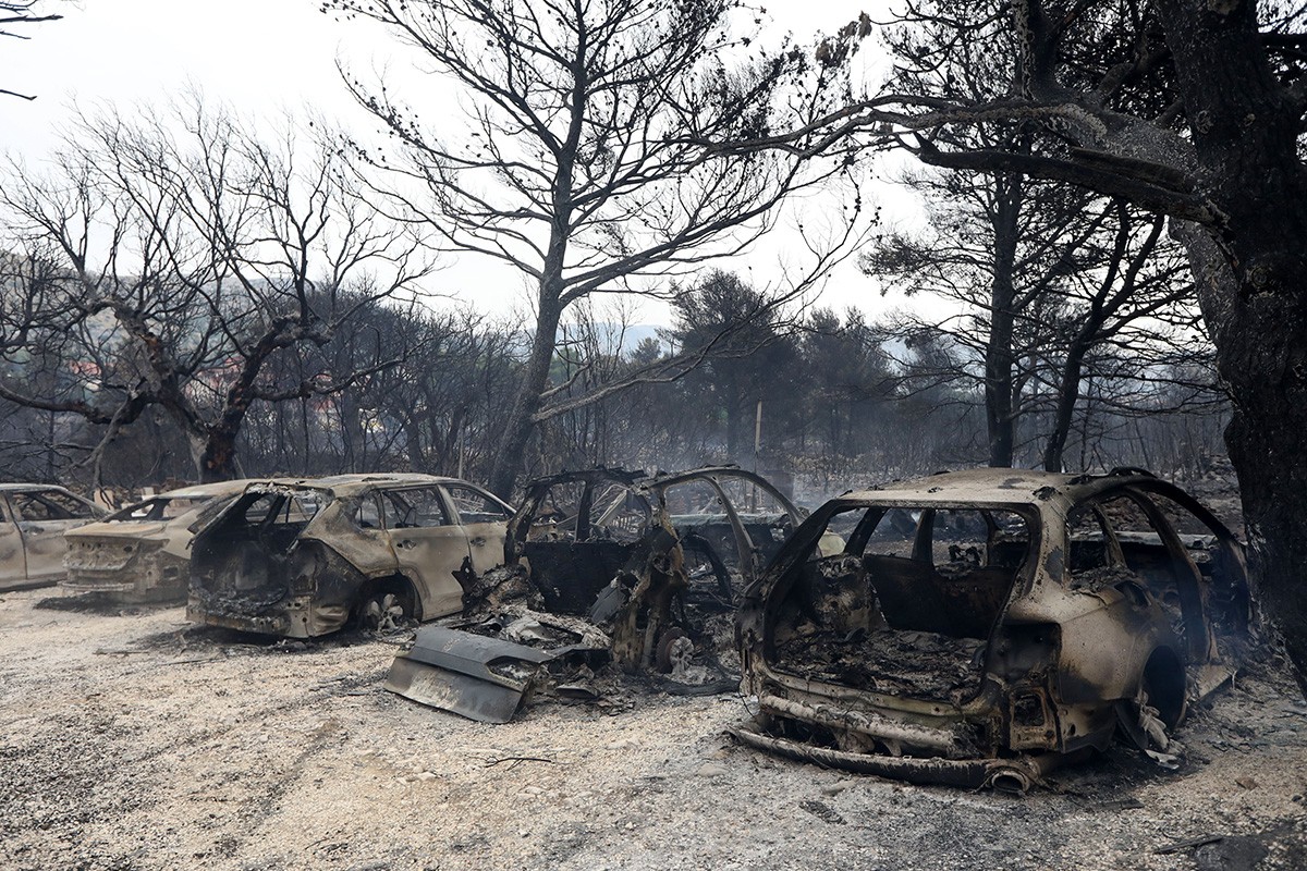 Dramatično u Dalmaciji: Gore kuće i automobili, vatra se širi (FOTO)