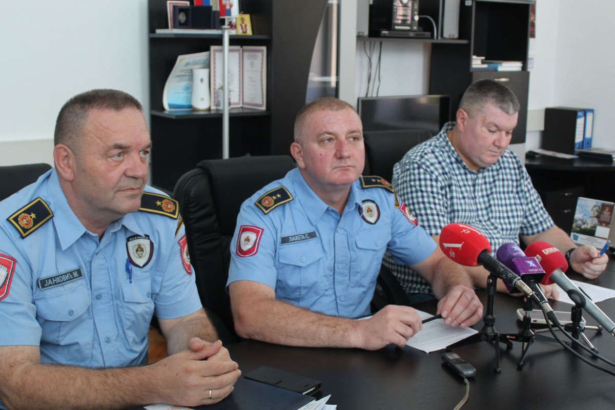 Policija traga za učesnicima u paljevinama automobila