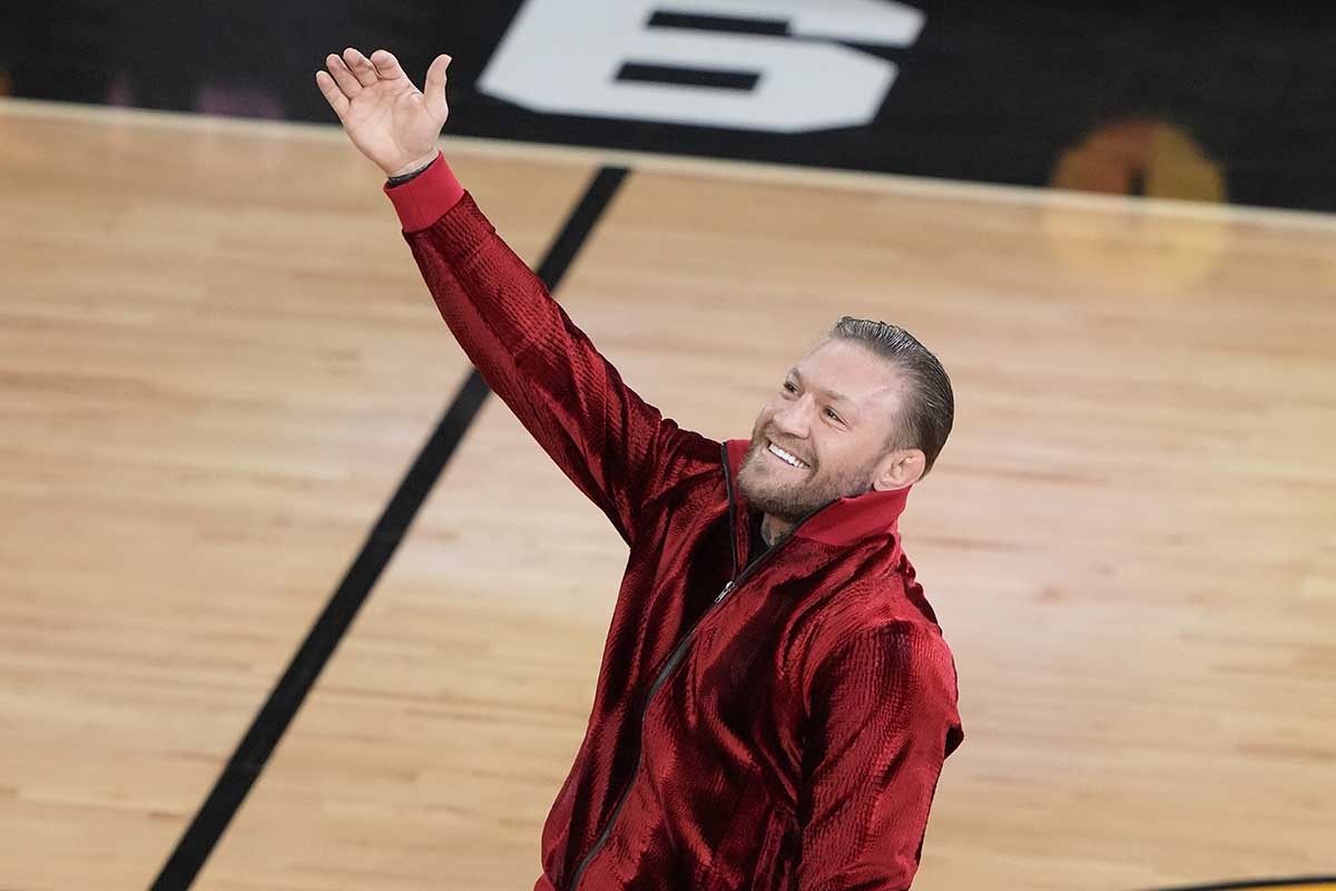 Mekgregor izazvao tuču na tetkinoj sahrani (VIDEO)