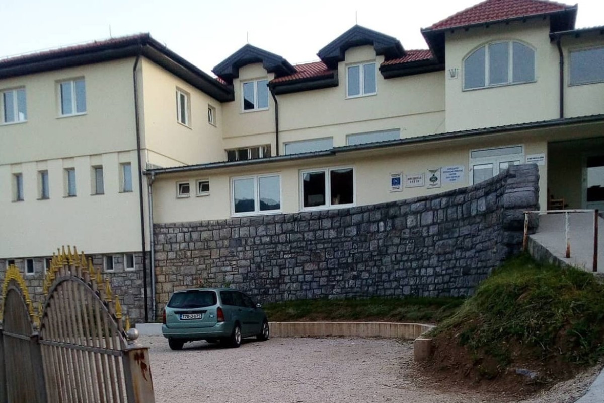Prijetio smrću medicinarima: Sve ću vas pobiti ako se nešto dogodi mojoj majci