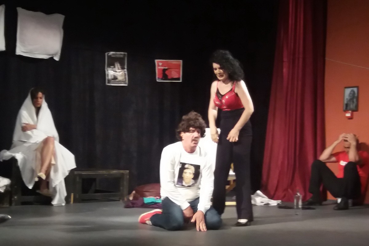Crnogorci na "Festivalu festivala" odigrali "Kokošku"