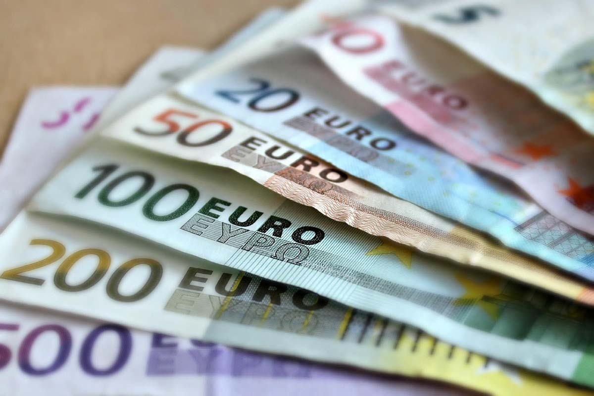 Prosječna plata u Srbiji u maju iznosila 736 evra