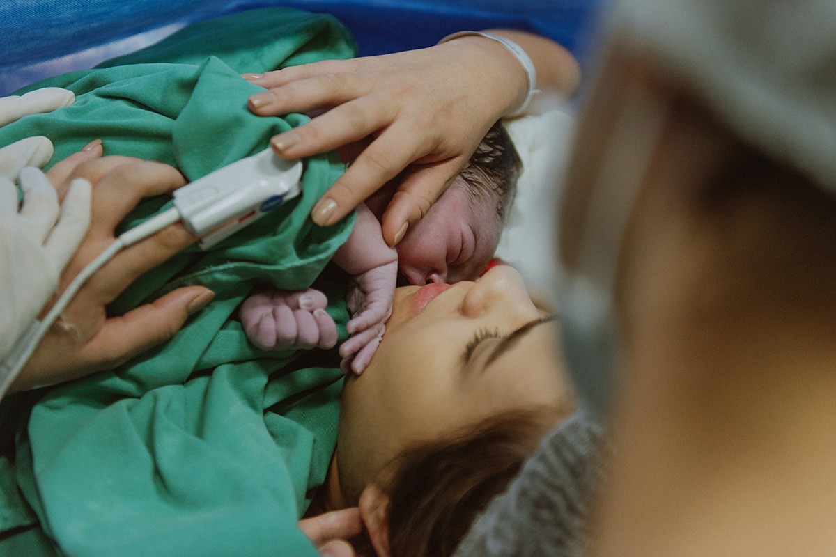 Niš u porođajne sale uveo "smejavac"