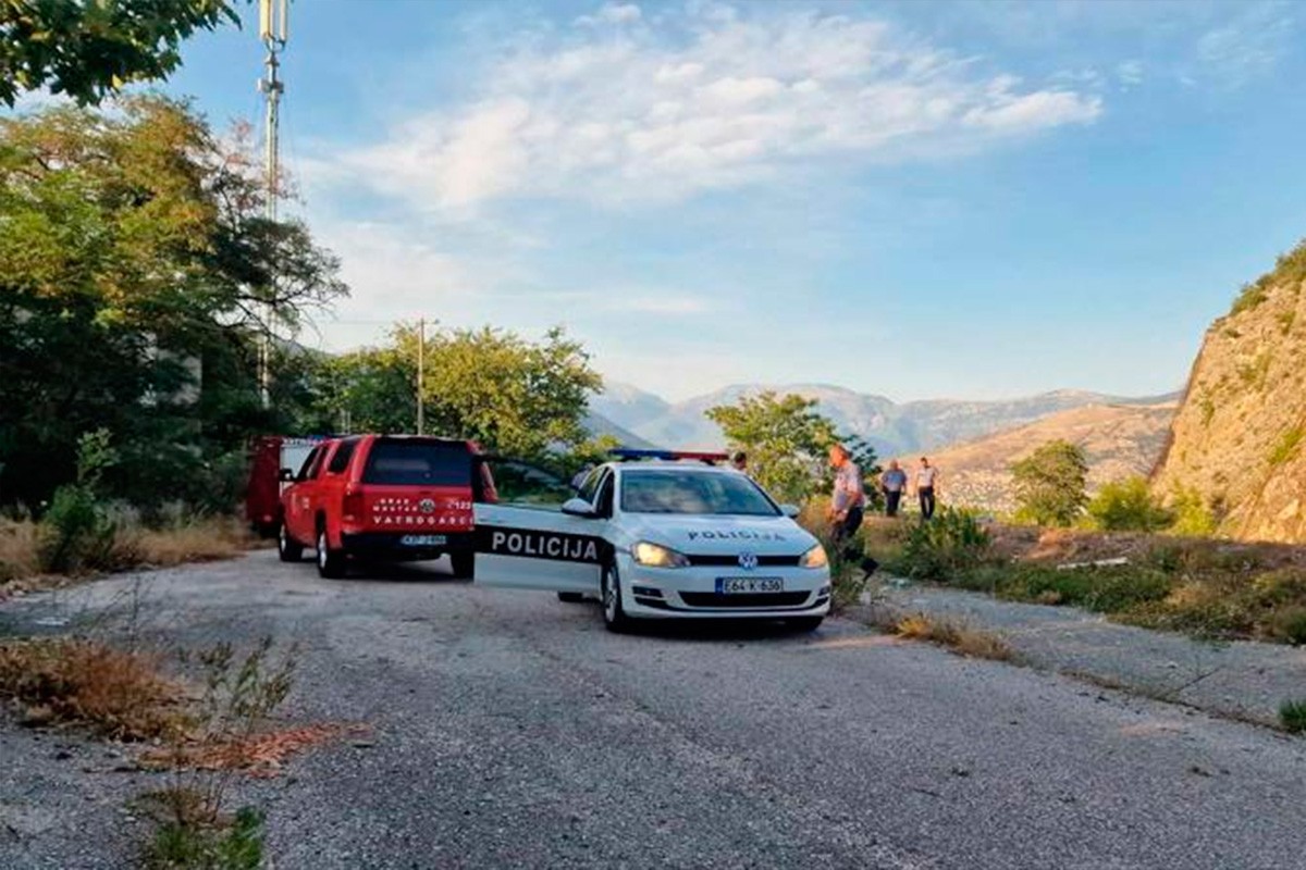 Udes kod Mostara: Povrijeđeno troje djece, jedno navodno ispalo iz vozila