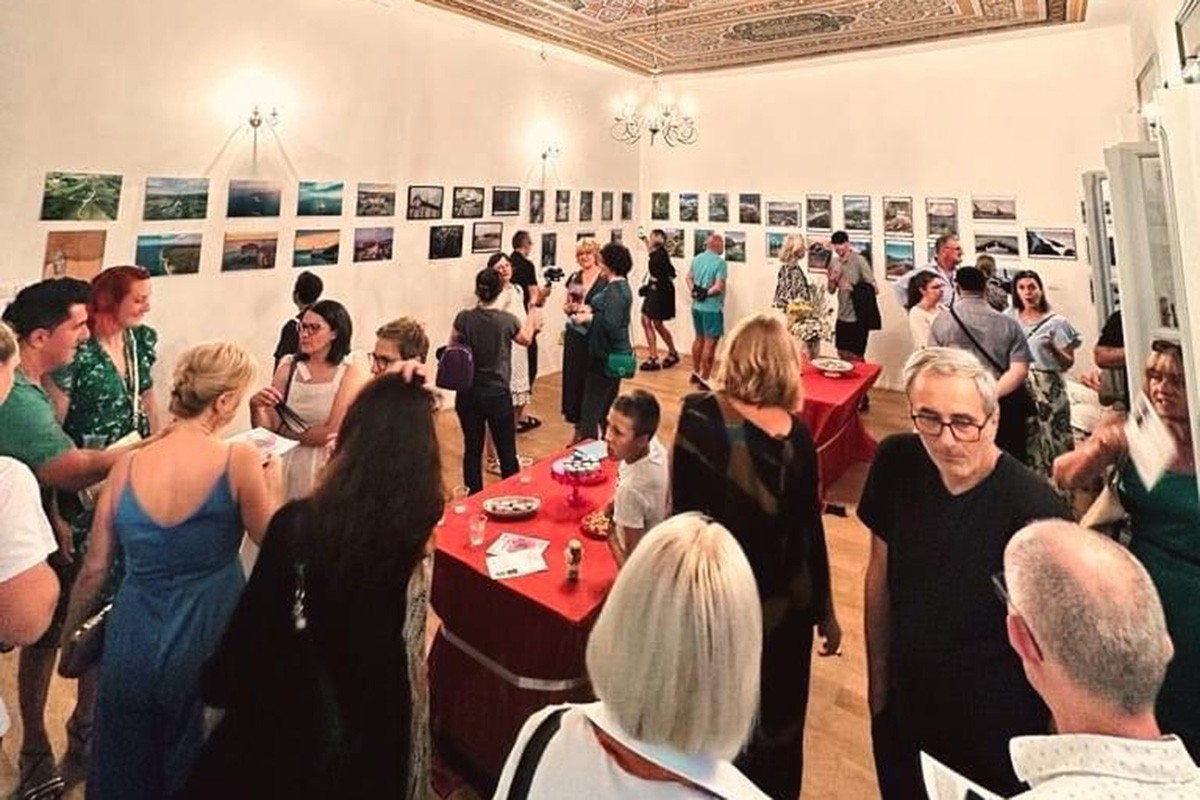 Na izložbi u Novom Gradu i fotografije dizajnera iz BiH koji živi u Minhenu