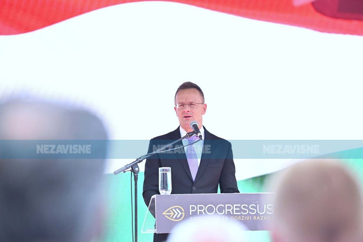 Sijarto: Evropa potonula u "ratnu psihozu"